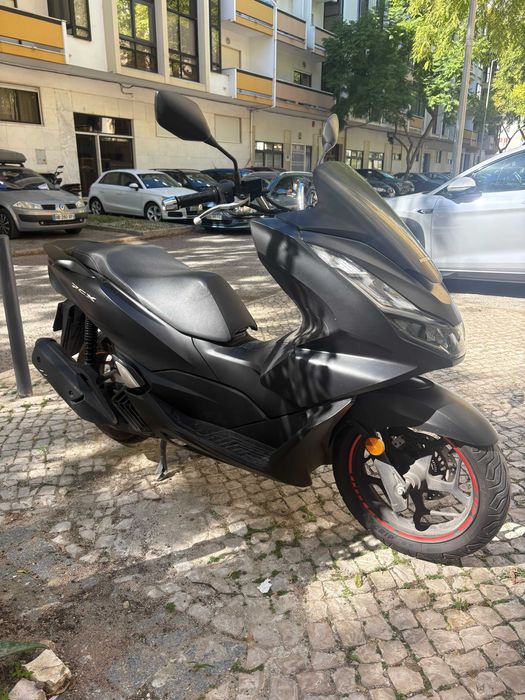 125 CCM Honda PCX Scooter
