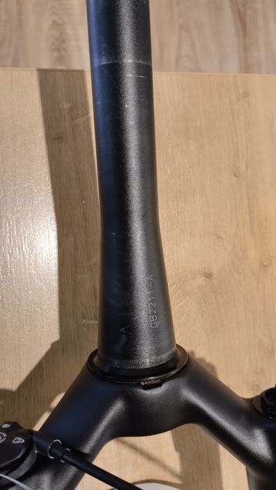 Amortyzator powietrzny Manitou Markhor 29