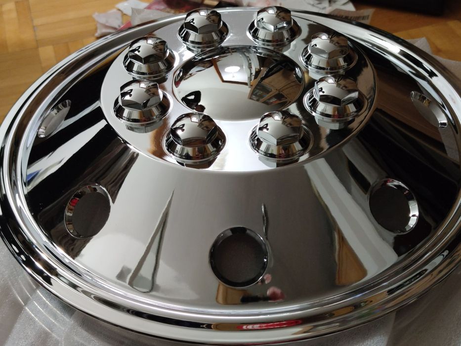 Kołpaki  Iveco Daily 16" chrom 4 szt.