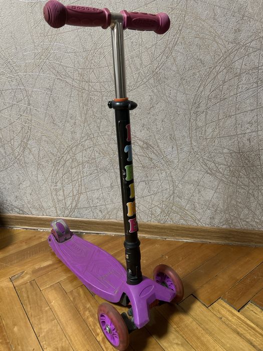 Дитячий самокат б/у.