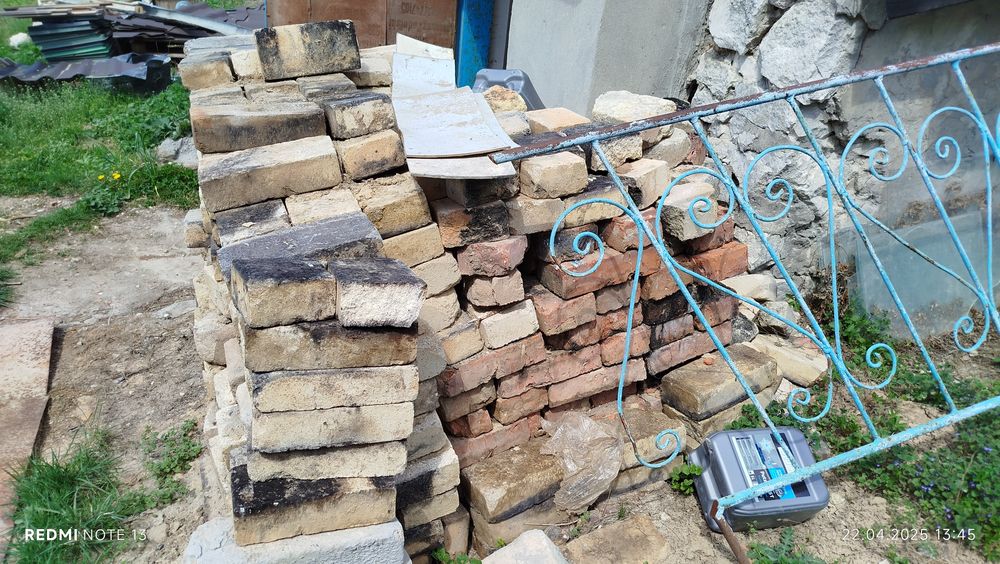 Продам бетонні стовпчики.