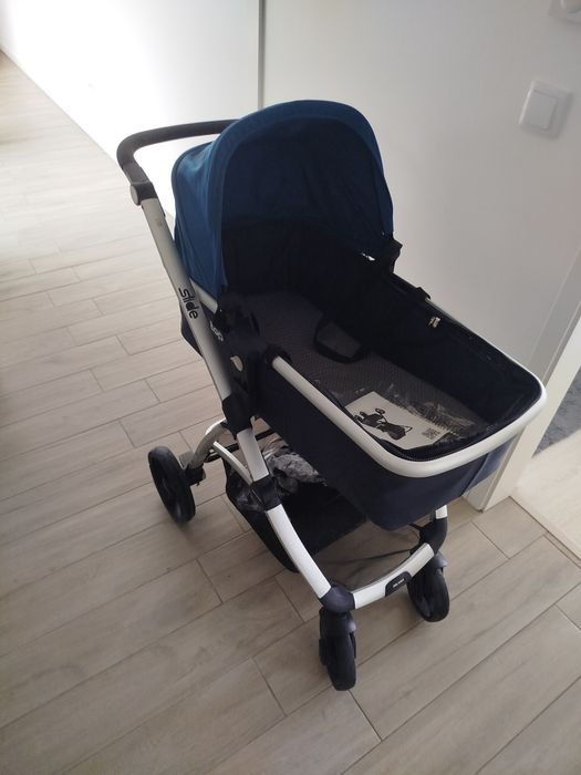 Vendo carrinho de bebé com ovo, alcofa e cadeira