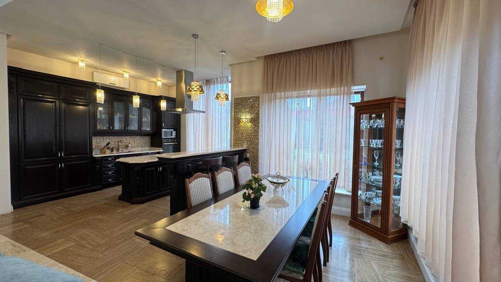 Продаємо сучасний будинок Еліт-класу на Цементників