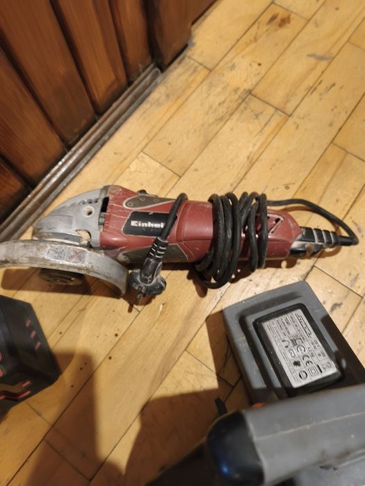 Szlifierka kątowa i laser krzyżowy