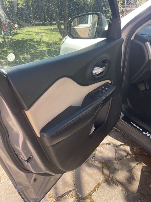 Jeep cherokee kl 2015