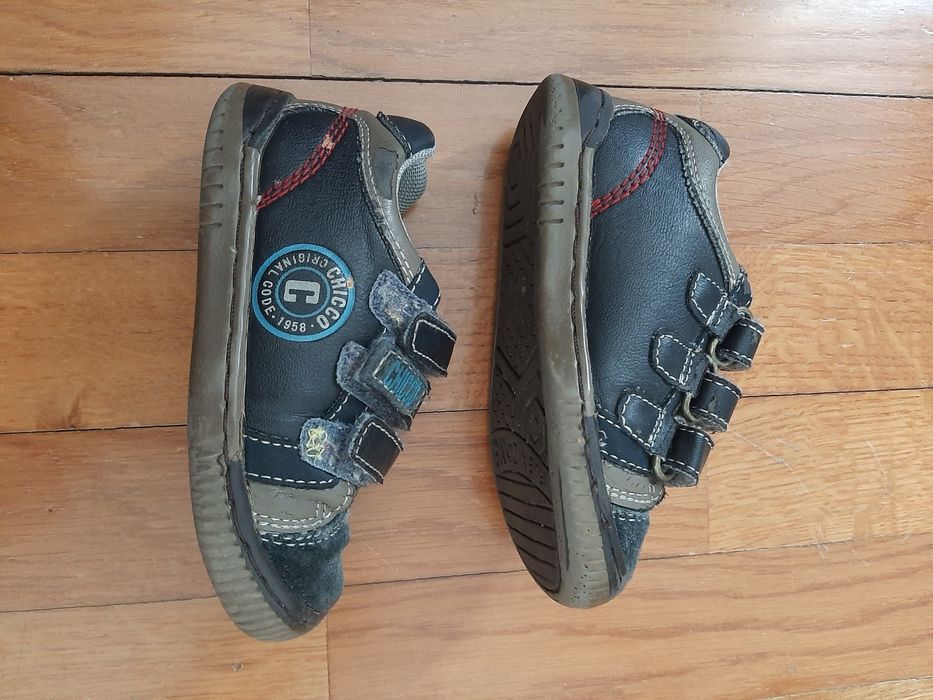 2 pares sapatilhas Chicco tamanho 24