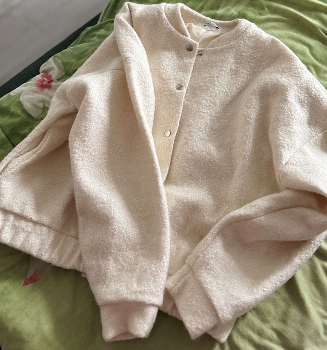 Бомбер молочний