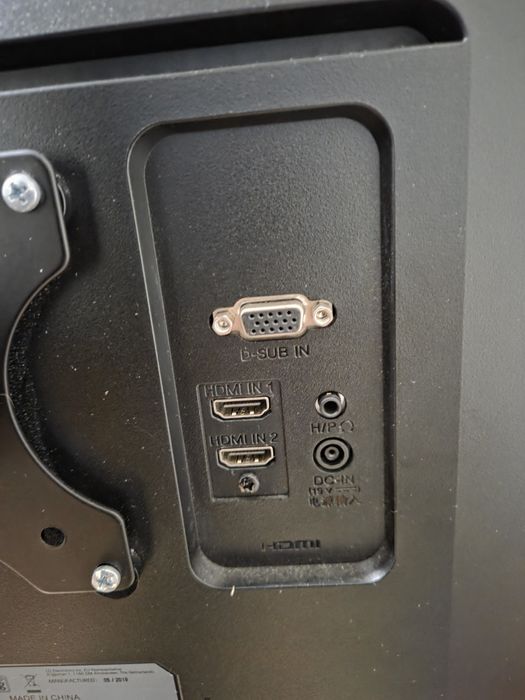 Monitor LG de 32 polegadas