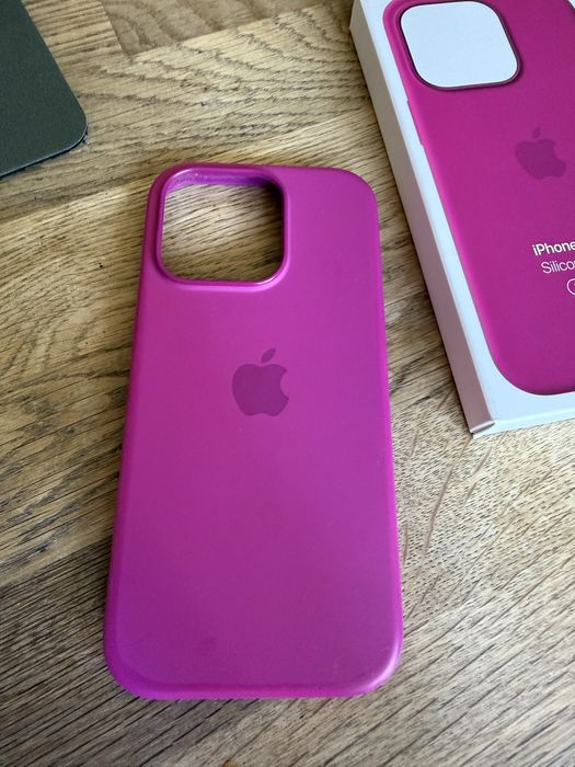 Oryginalne używane etui na iPhone'a 16 Pro