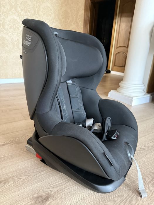 Дитяче автокрісло britax romer 0-4 роки