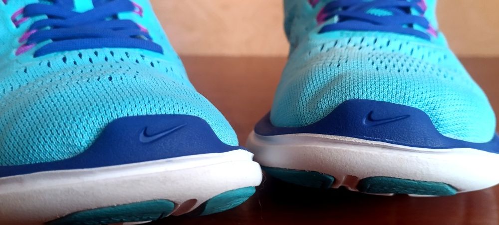 Жіночі кросівки Nike