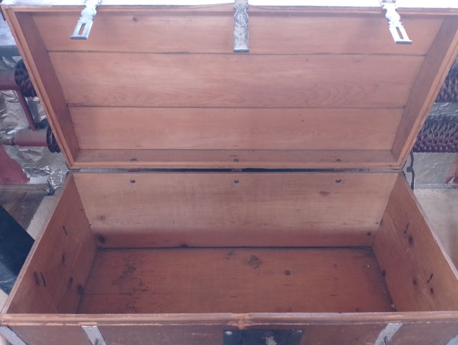 Skrzynia dębowa z okuciami