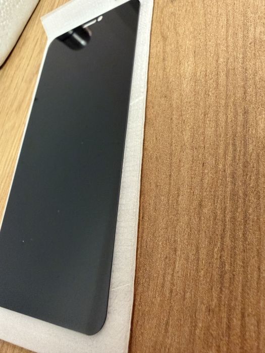 Iphone XR 128 Gb + 2 etui + szkło prywatyzujonce 2 szt