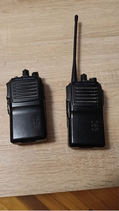 Рації Vertex Standard VX-231-EG6B-5 - комплект 2 шт з зарядною станціє