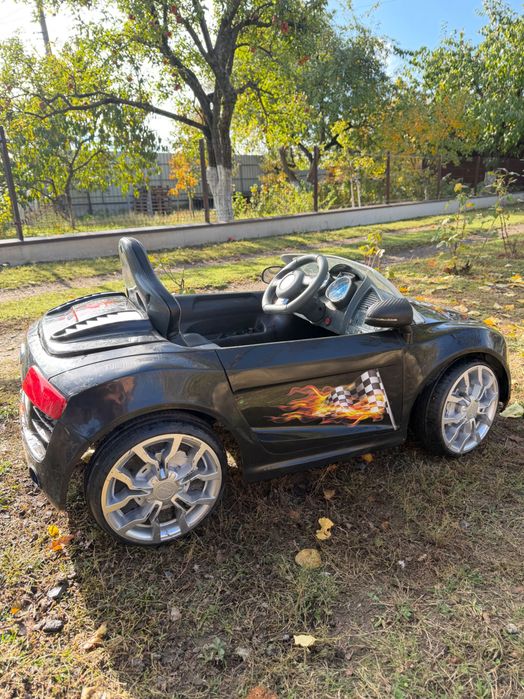 Дитячий електро автомобіль Audi R8