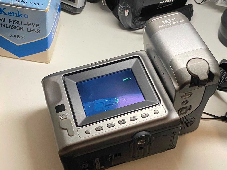 Kamera Sharp VL-E620S