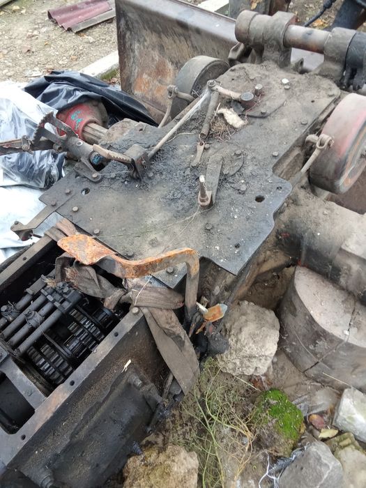 Коробка в зборі з мостом Юмз6