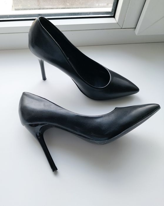 Туфлі на підборах