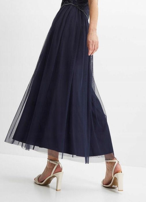 Długa sukienka z cekinami