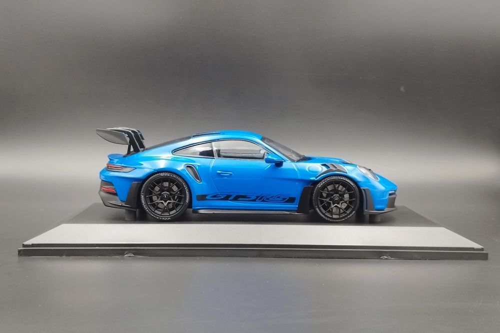 1:18 Porsche 911 992 GT3 RS Blue with Black Wheels & Decor Minichamps