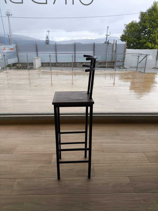 Mobiliário (cadeiras/mesas) de café/restaurante