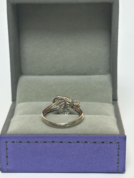 Золотое кольцо с бриллиантами 17,5р