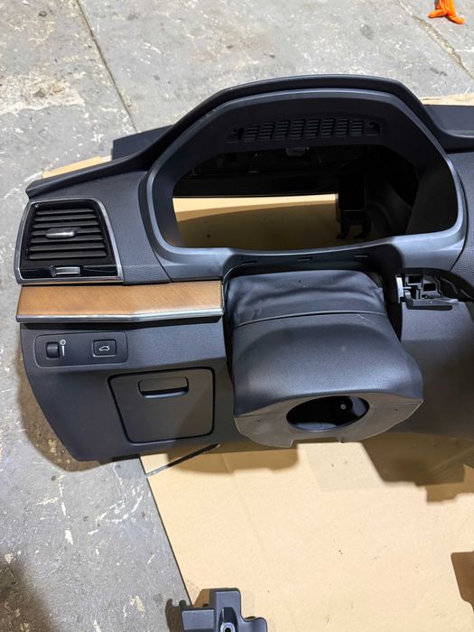 Volvo XC90 II deska rozdzielcza