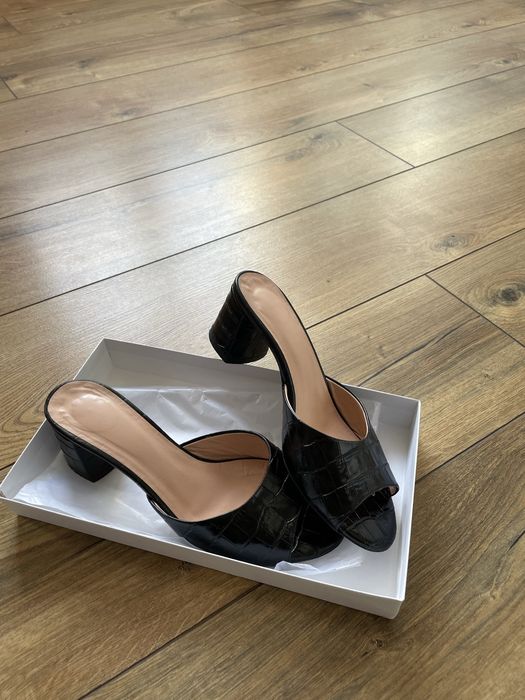 Босоніжки 38 розмір