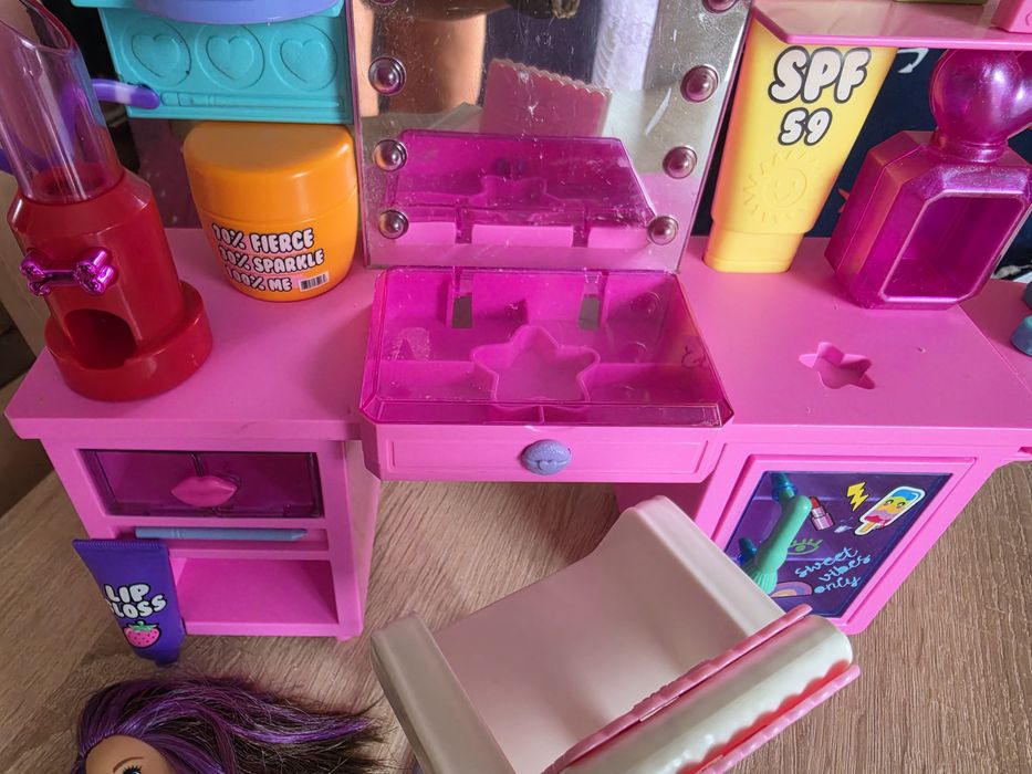 Toaletka Barbie oryginalna plus gratis lalka Skipper