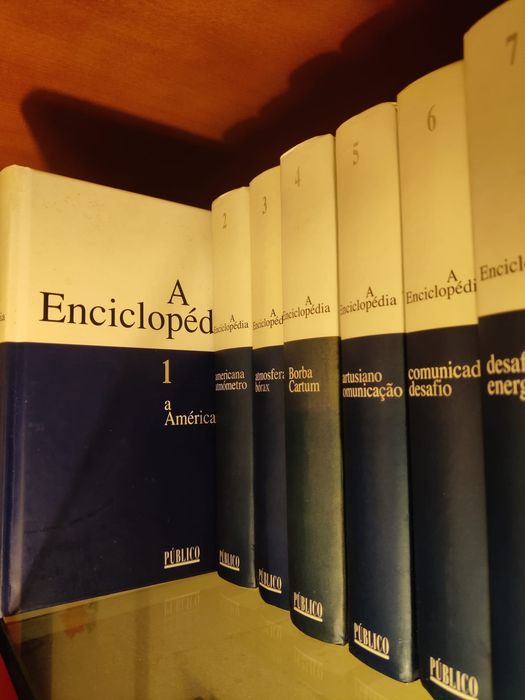 Coleção “A Enciclopédia” (20 volumes) + 2 guias temáticos – bom estado