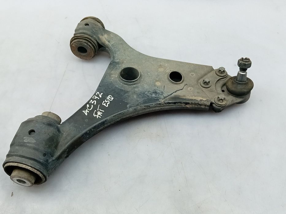 Braço de suspensão frente esquerdo MERCEDES-BENZ Classe A (W169)