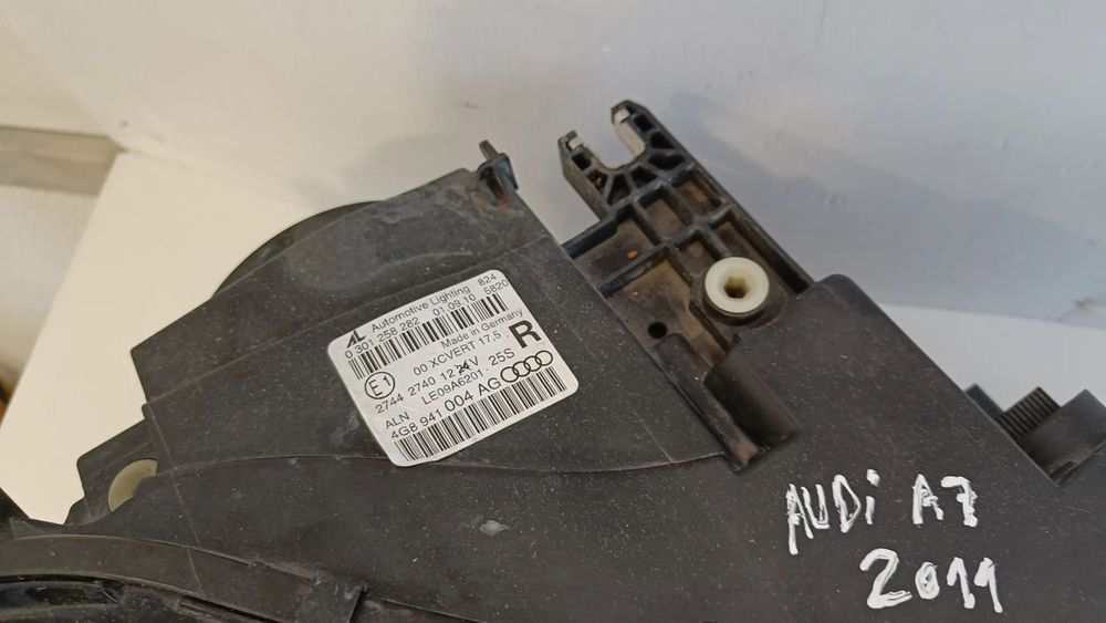 Farol óptica direito xenon Audi A7 2011