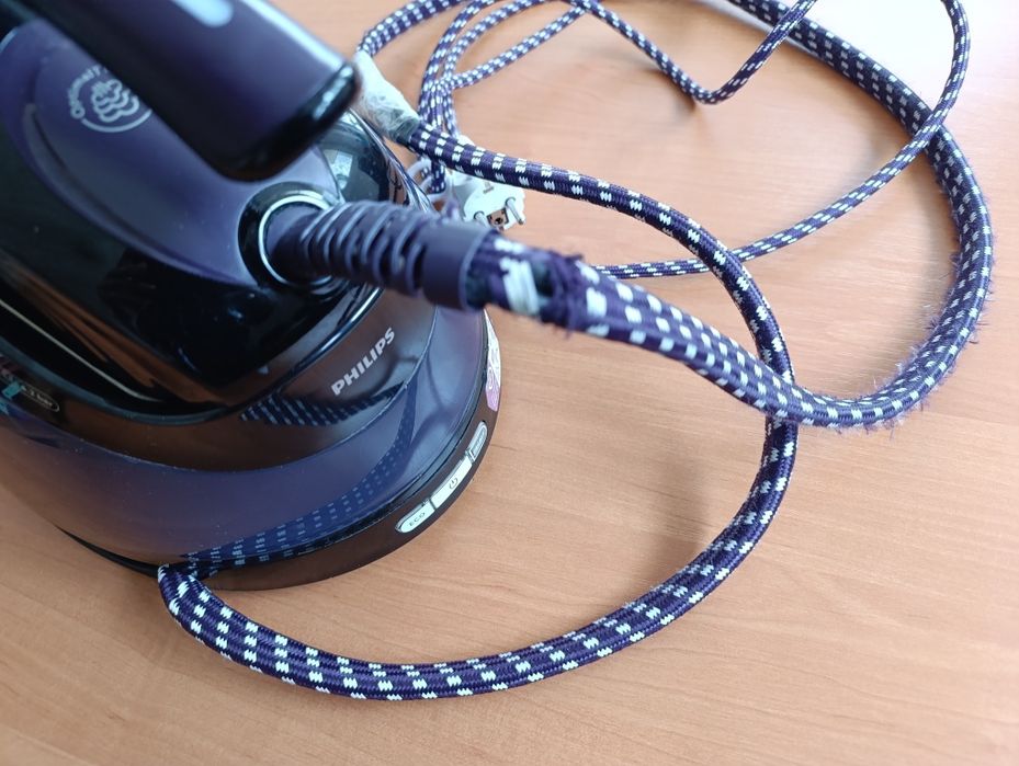 Парогенератор Philips PerfectCare Aqua Silence GC8650/80 — швидке і легке прасування!