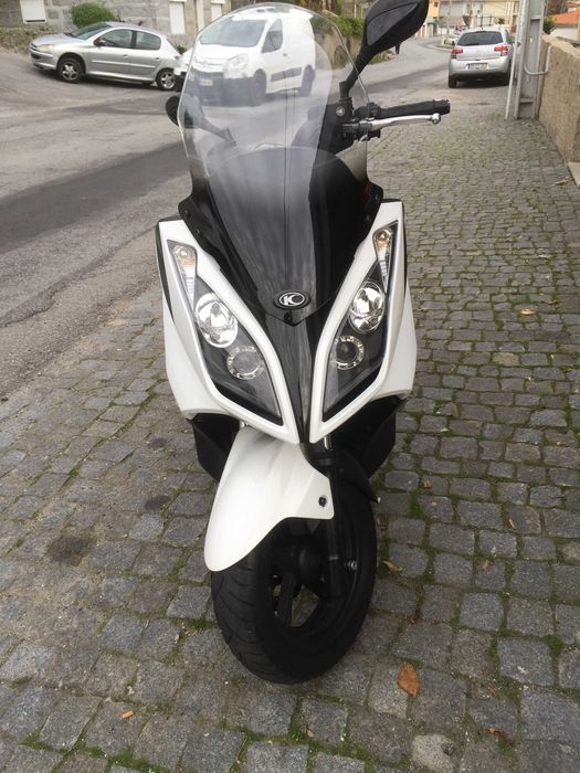Mota scooter 125 branco