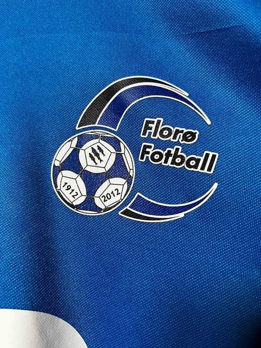 Niebieska bluza treningowa adidas