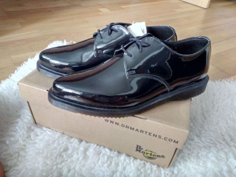 Dr. Martens.  Лаковая кожа. 40 р.