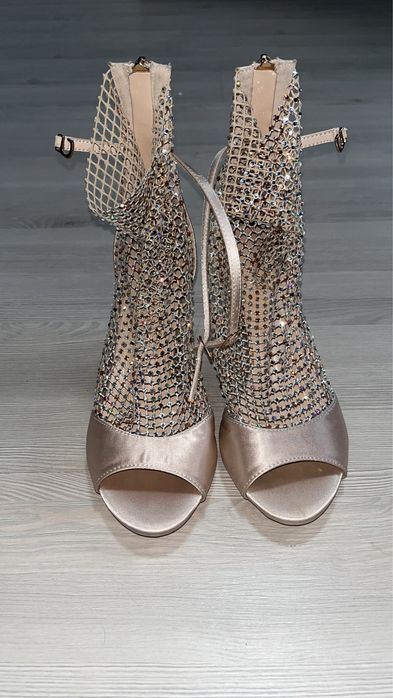 Туфли продажа золотого цвета