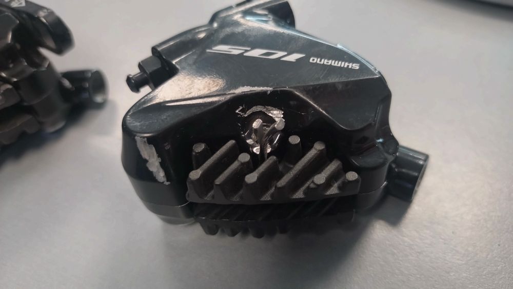 zaciski shimano 105 komplet z klockami