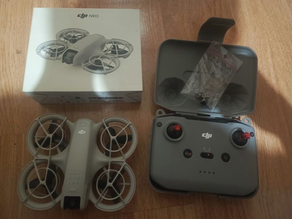 Dron DJI neo i pilot