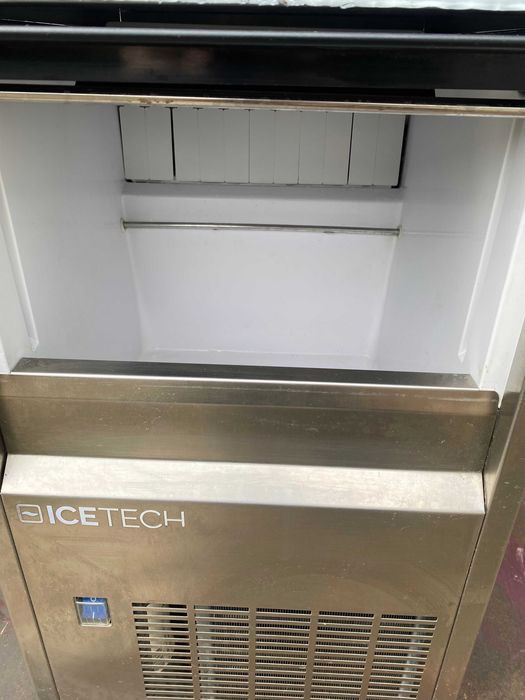 Професійний льодогенератор Ice Tech SS25A.