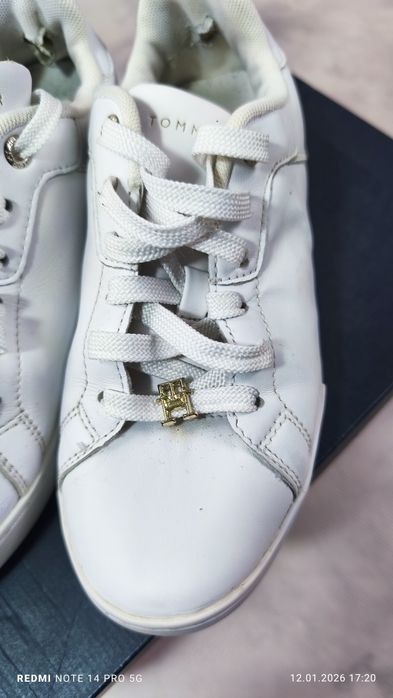 Białe damskie sneakersy Tommy Hilfiger Court Sneaker Golden TH
