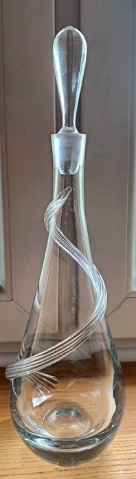 Piękna stara szklana designerska karafka. Z korkiem. Stan b.db.