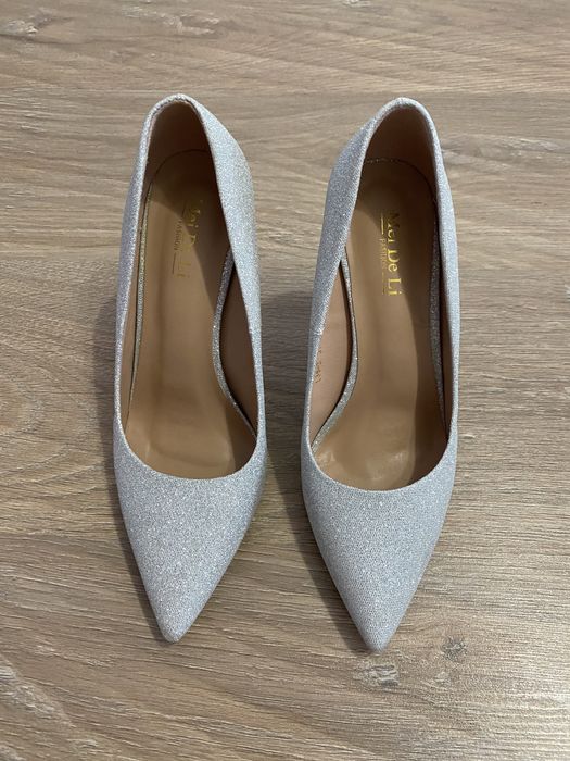 Туфлі на підборах