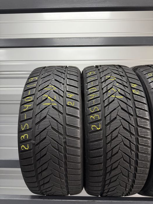 Зимові шини 235/40r19 (96Y) Vredestein Wintrac Xtreme S. Ціна 3000грн/шт.