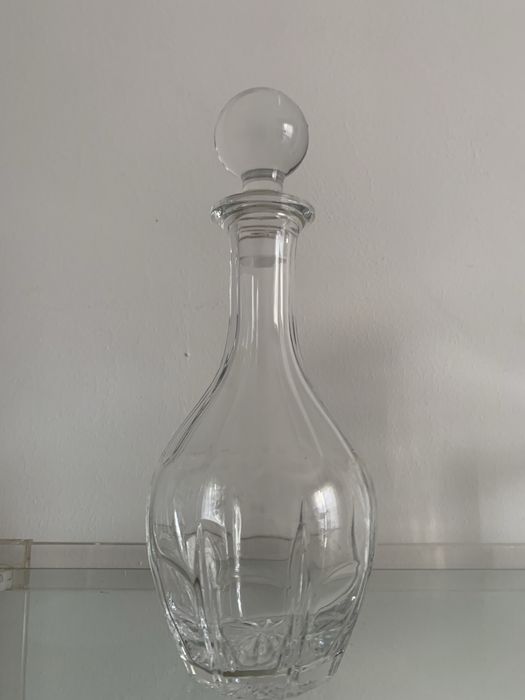 Quatro garrafas de vidro para  licores