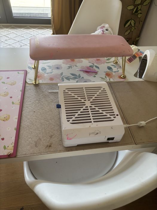 Na sprzedaz biurko/lampy/pochłaniacz