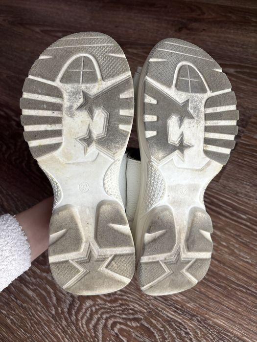 Жіночі шкіряні босоніжки на платформі 37