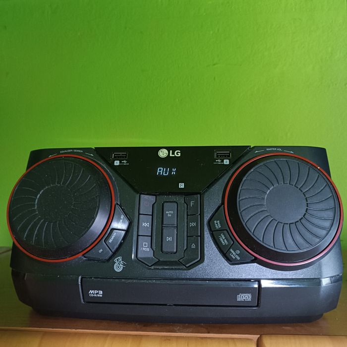 Wieża LG CK 43 mało używana
