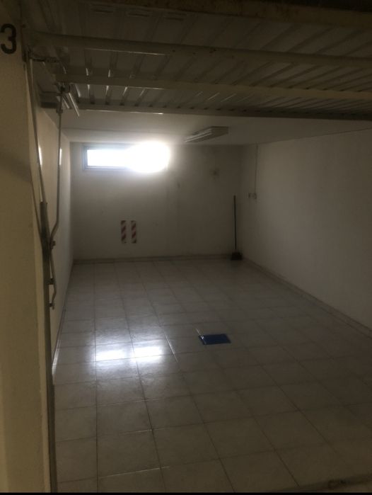 Alugo Garagem - casal do marco (Seixal)