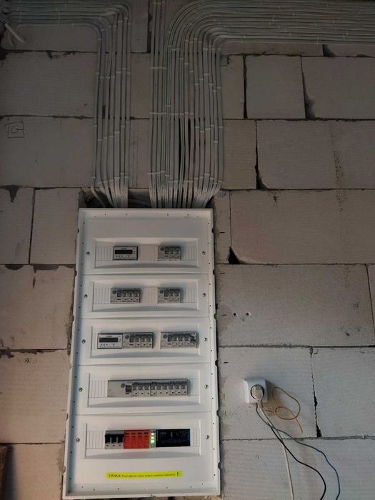 USŁUGI ELEKTRYCZNE - Nowe instalacje, Wymiany, Awarie, Pomiary